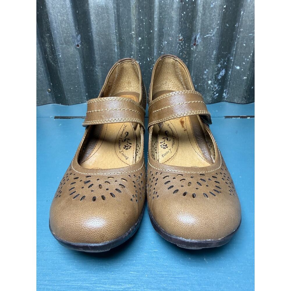 Sofft Womens 7M Brown Leather Mary Jane Heels Perforated Comfort Shoes Academia - Picture 5 of 10